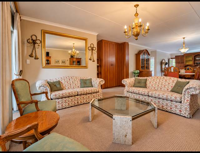 2 BEDROOM TOWNHOUSE FOR SALE IN THREE RIVERS
